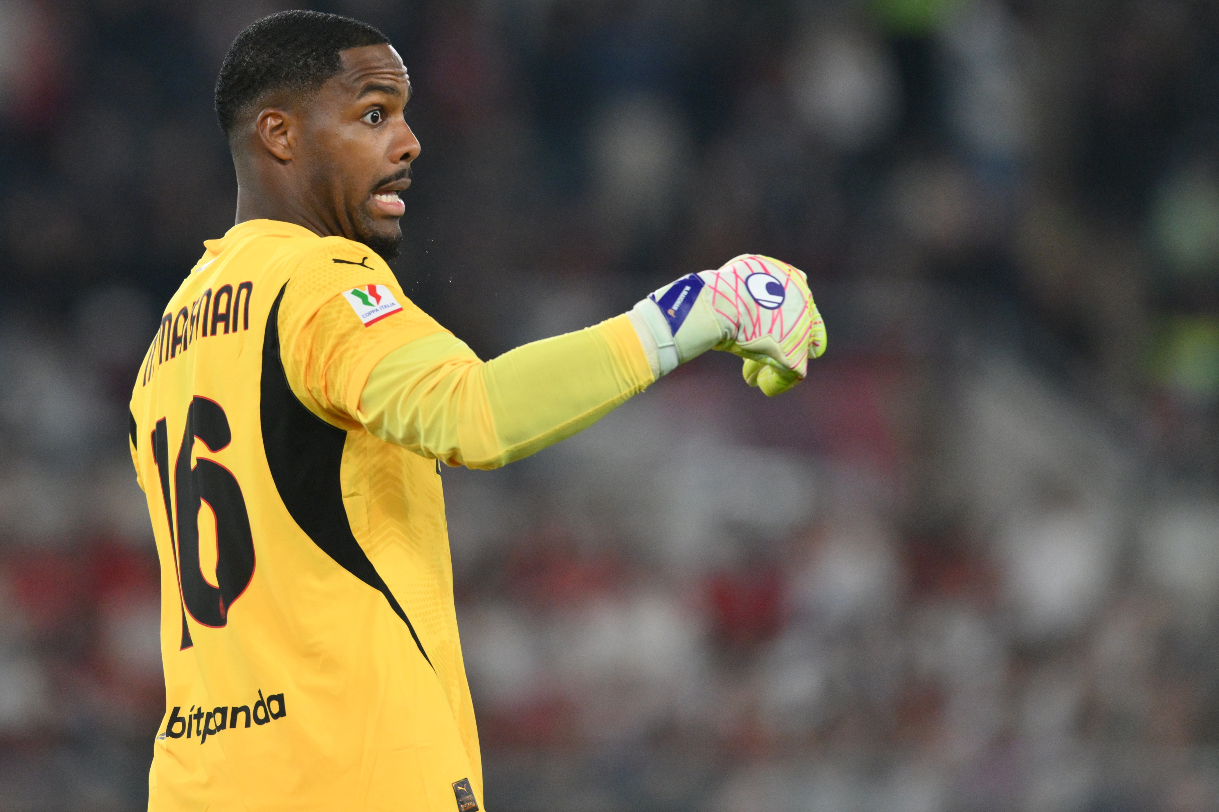 开云入口安全吗-跟队记者：迈尼昂同意与AC米兰续约，将和莱奥并列队内最高薪